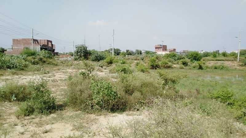 Semi Commercial Plot In Central Commercial Hub 1