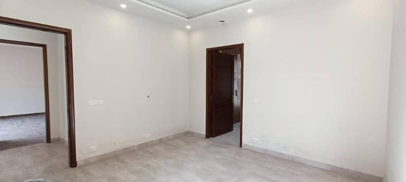 Al Haider real agency offer 2 Marla commercial shop available for rent 1