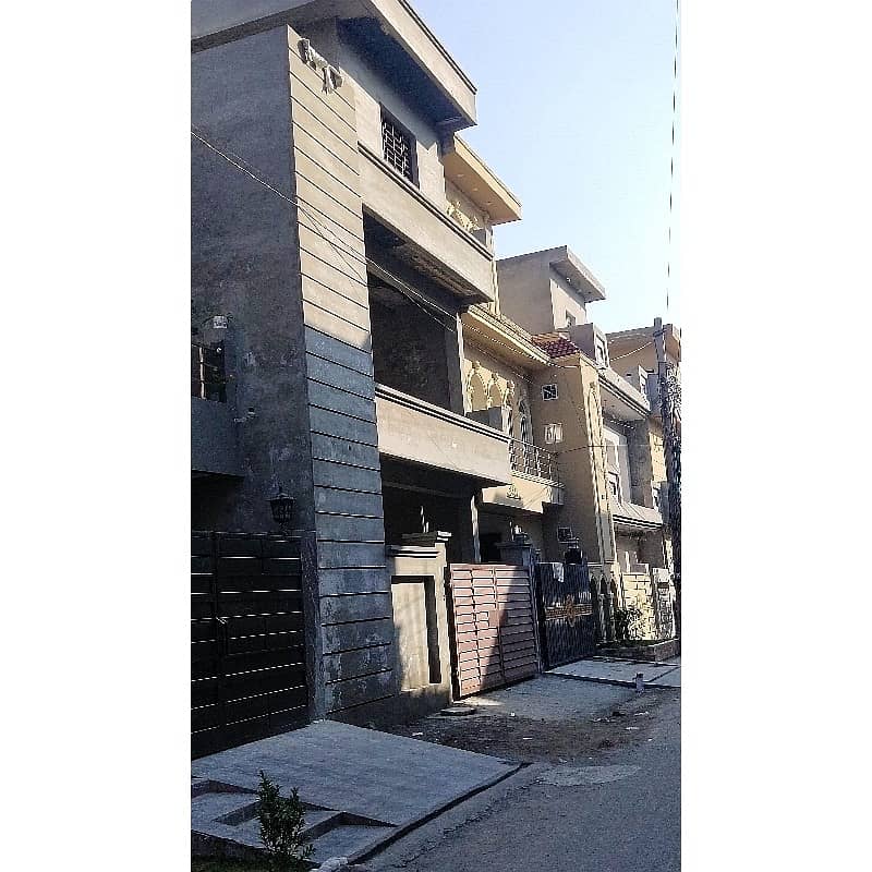 TRIPLE STOREY GREY STRUCTURE HOUSE FOR SALE IN NASHEMAN IQBAL 3
