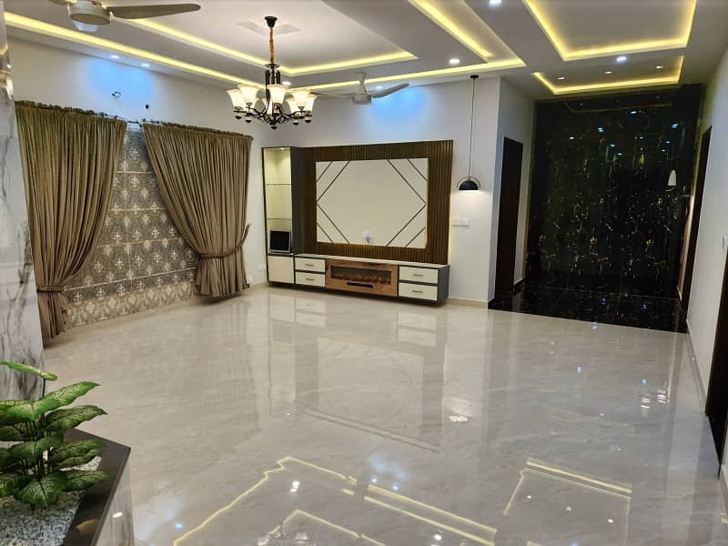 BEAUTIFUL DESIGNER & Solid HOME FoR SALE IN DHA 2 ISLAMABAD 5
