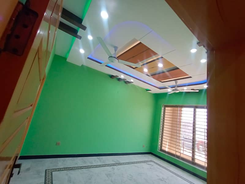 MULTI GARDENS B17 ISLAMABAD 8 MARLA ON MAIN DOUBLE ROAD (MR11) SUNFACE BASEMENT * GROUND * FRIST * SECOND FLOOR HOUSE AVAILABLE FOR SALE ON INVESTOR RATE 3