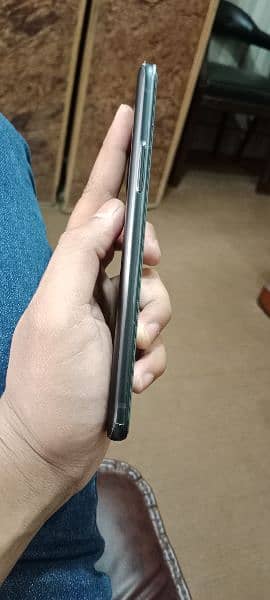 One plus 9R 12/256 with charger 6