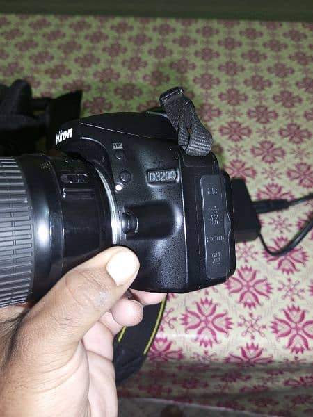 Nikon D3200 lush condition one hand use 3