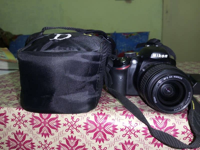 Nikon D3200 lush condition one hand use 4