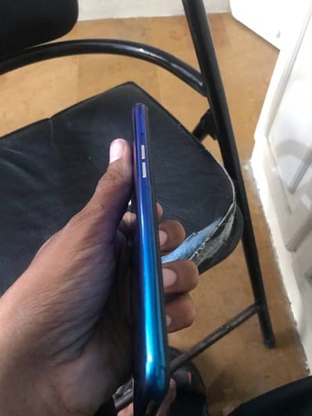 realme 3 3/32 with box  only touch glass break hai exchnge possible 7