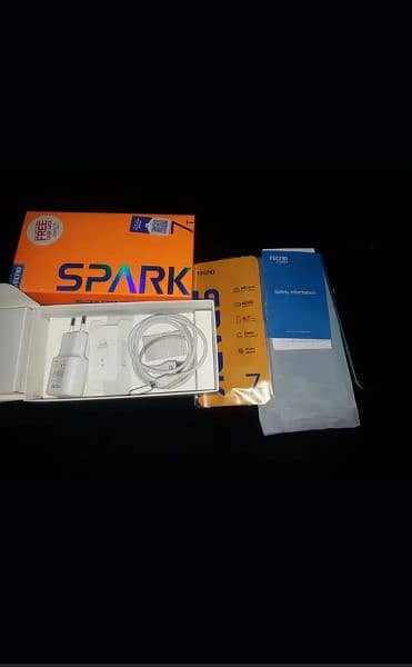 Tecno spark 7 T (4/64)with box caharger 2