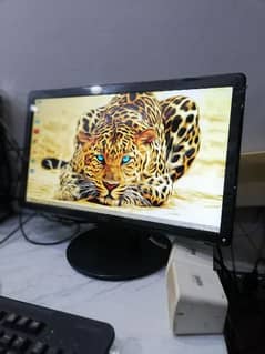 Philips 23.5" IPS LED Monitor with Built-in Speakers (UAE Import)