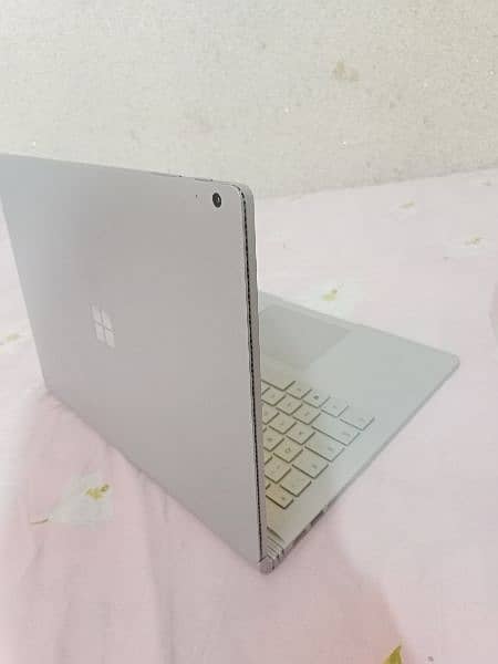 surface Book 4 GB NVIDIA AND 4 GB shared Graphics 0