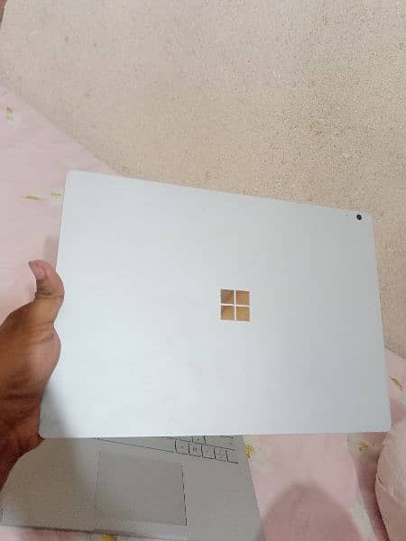 surface Book 4 GB NVIDIA AND 4 GB shared Graphics 4
