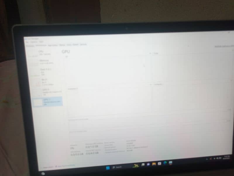 surface Book 4 GB NVIDIA AND 4 GB shared Graphics 11