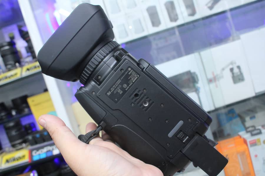 Canon VIXIA GX10 UHD 4K Camcorder 1