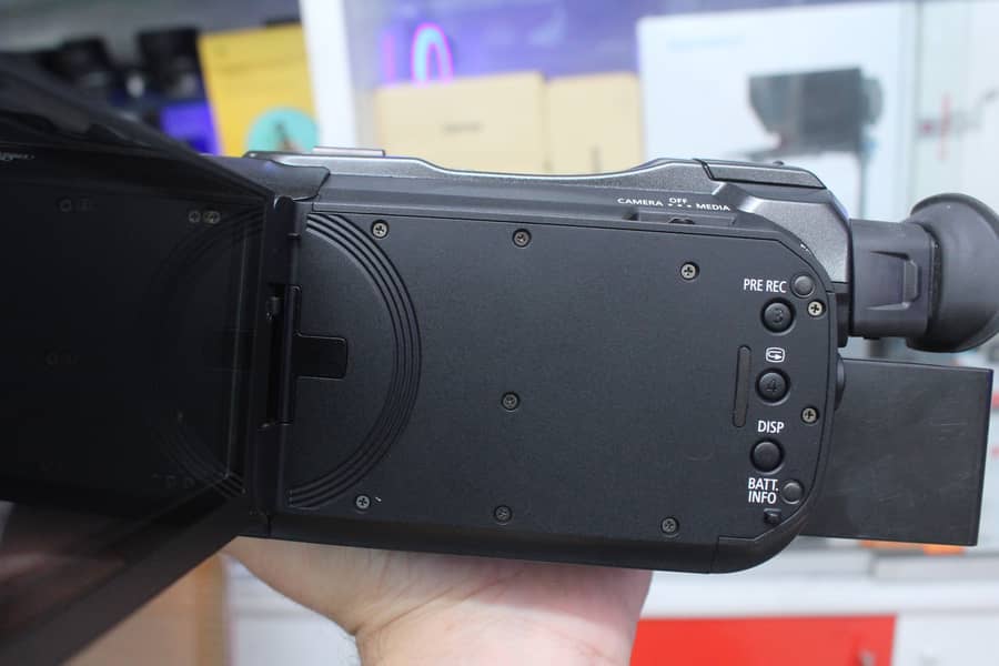 Canon VIXIA GX10 UHD 4K Camcorder 5