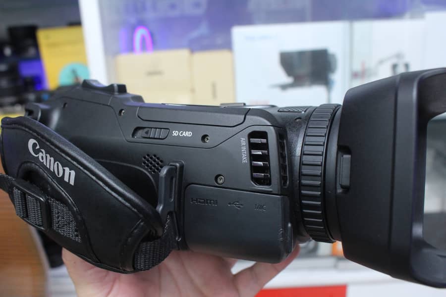Canon VIXIA GX10 UHD 4K Camcorder 7