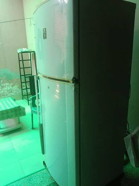 Dawlance full size fridge and in working condition 2