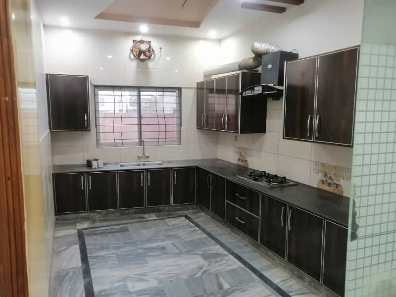 1 KANAL BRAND NEW TYPE FULL HOUSE AVAILABLE FOR RENT IN PU PHASE2 17