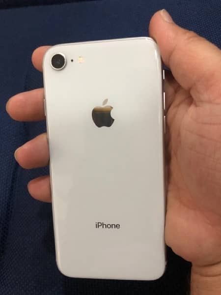 iPhone 8 10/10 condition 4