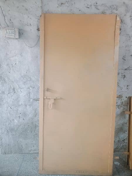 iron door with chughat 0