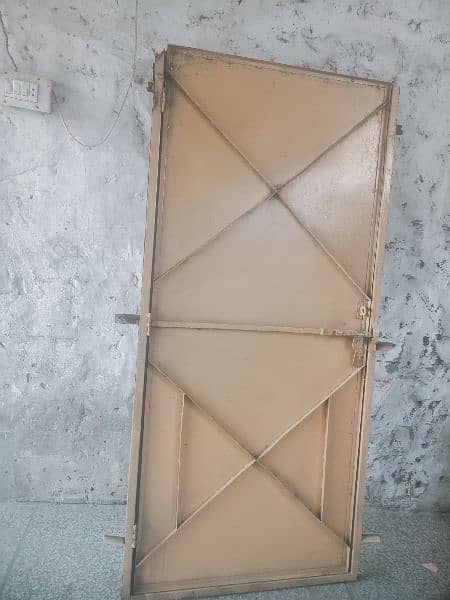 iron door with chughat 3