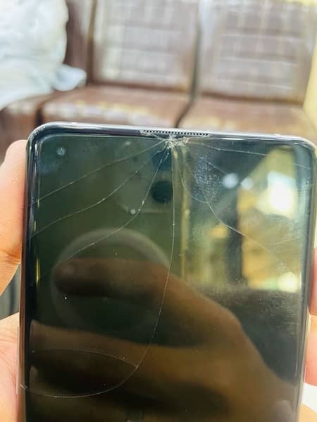 oneplus 9 pro 5g 12 /256 minor front glass break only show in pics 6