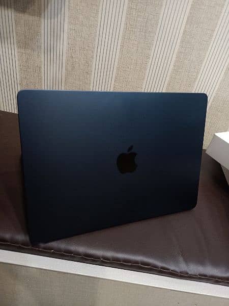 apple MacBook 2023 air m2 chip midnight blue 15 inch 8/256 ssd 4