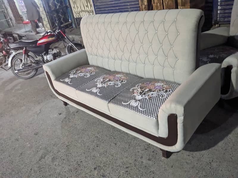 All kind of sofa sets repairing and new sets are available 17