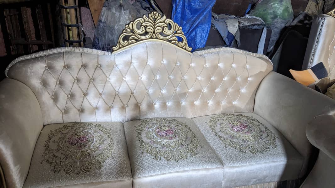 All kind of sofa sets repairing and new sets are available 18