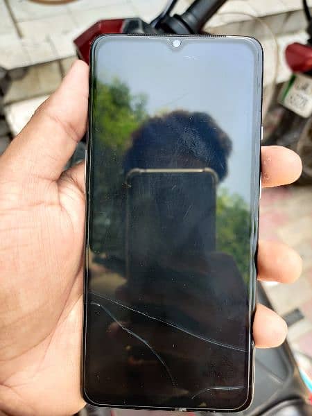 Oneplus 7t 8/128 cracked with Original 1+ Charger 3