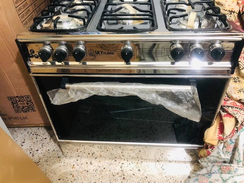 Sky Flame Cooking Range/Oven Model AG-VIII D Top Glass 2