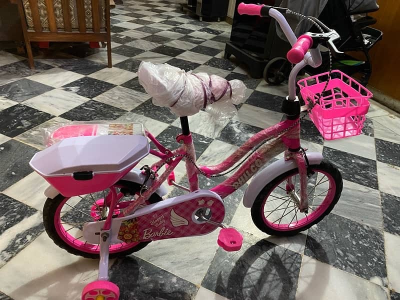 Girl bicycle 16inches barbie theme brand new 3