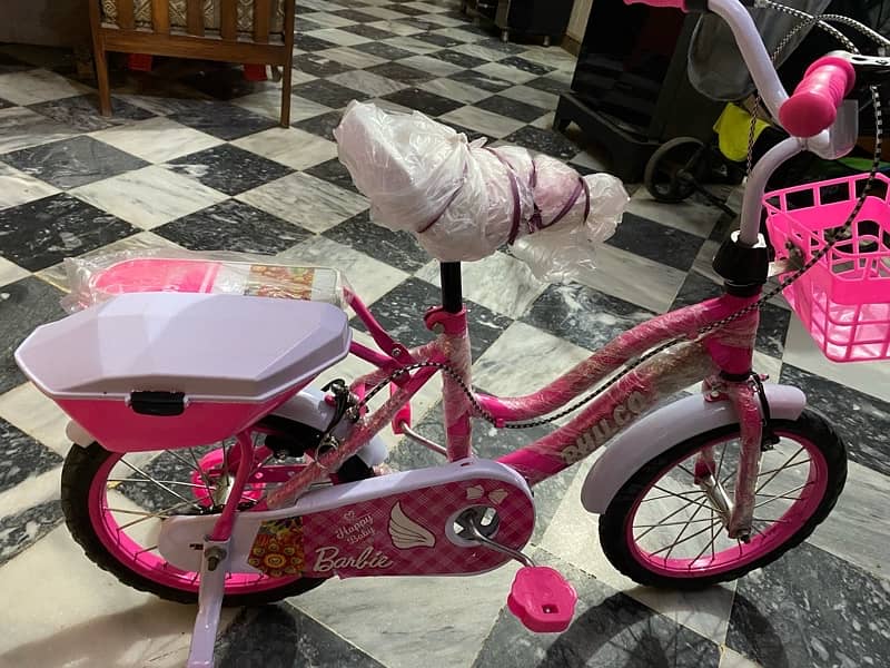 Girl bicycle 16inches barbie theme brand new 4
