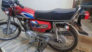 Honda CG 125 Used like New. . One Handed Use only. .