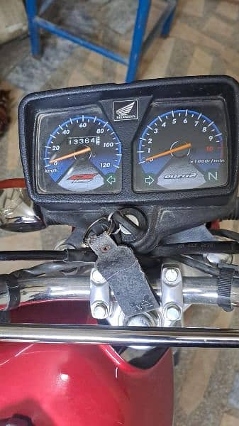Honda CG 125 Used like New. . One Handed Use only. . 2