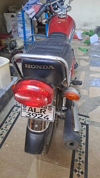 Honda CG 125 Used like New. . One Handed Use only. . 4