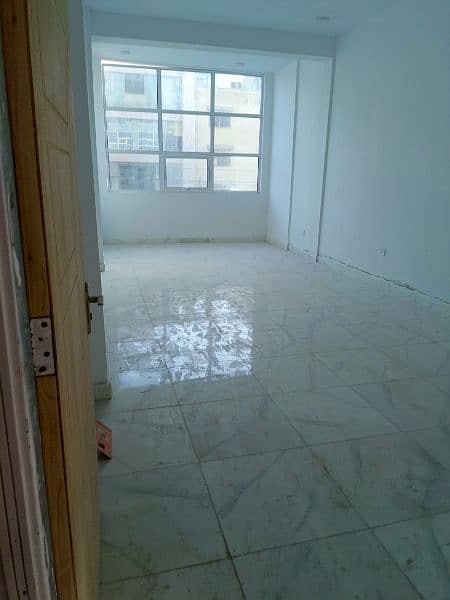 550 sqft brand new office space on rent at tariq road 3