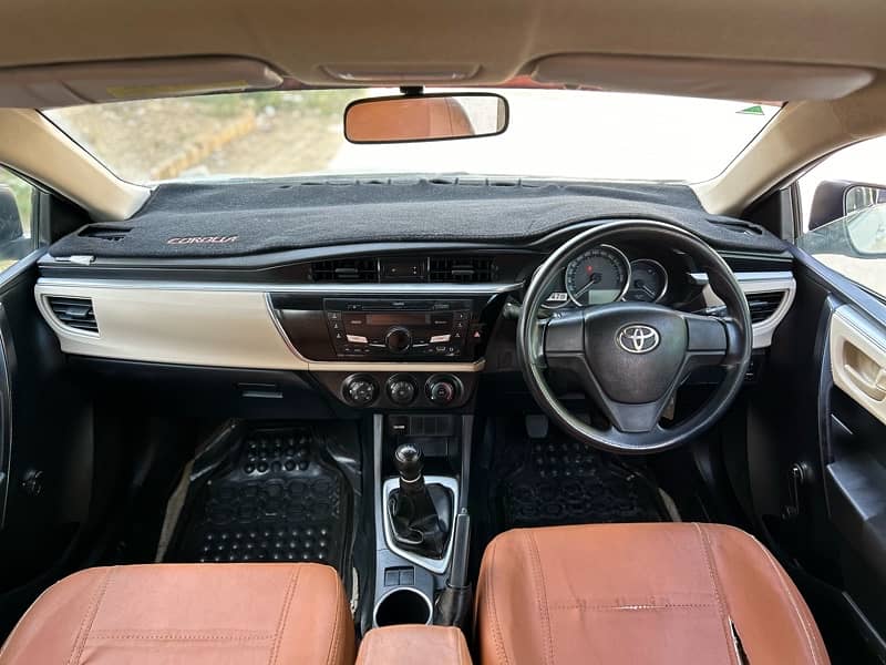 Toyota Corolla Xli Manual Model 2017 1st OwnerMint Condition 4
