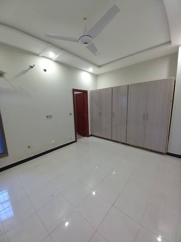 2 Bedrooms Unfurnished Apartment Available For Rent in E/11/4 3