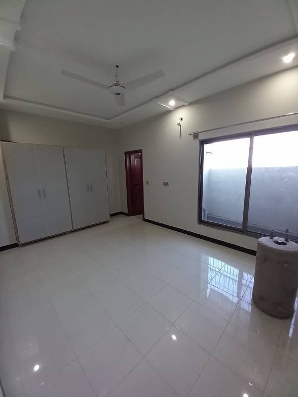 2 Bedrooms Unfurnished Apartment Available For Rent in E/11/4 8