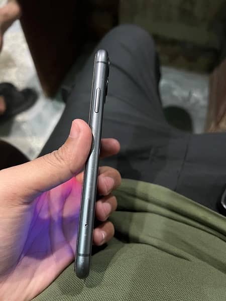 iphone 11 physical dual approved with box 0