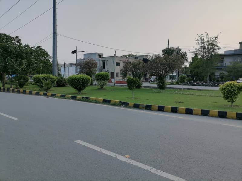 Property Inn Estate Required Statelife Phase 2 Facing Park Plus Corner File In CC Block Phase 2 Lahore. 0