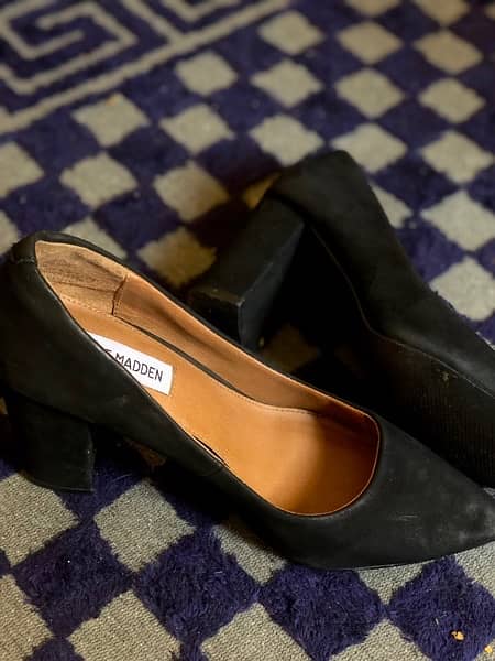 Steve Madden Black Leather Block Heel - Imported Shoe Size 37/38 3