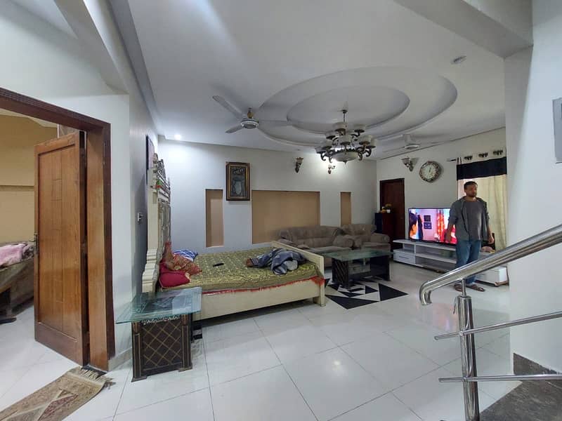 5 Marla Slightly Used House Is Available For Sale In Johar Town 9