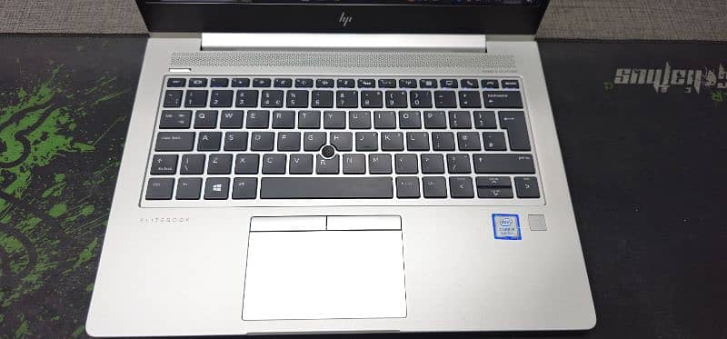 Hp Elitebook 830 G5 i5 8th generation Touch special eidtion 1