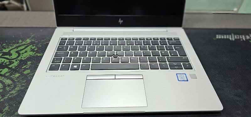 Hp Elitebook 830 G5 i5 8th generation Touch special eidtion 12