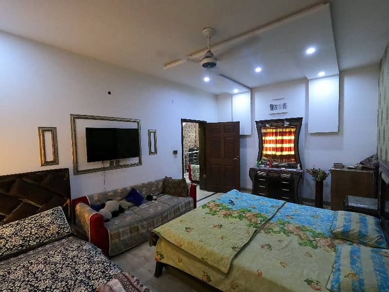 9 MARLA FURNISHED HOUSE FOR SLAE IN LAHORE. 24