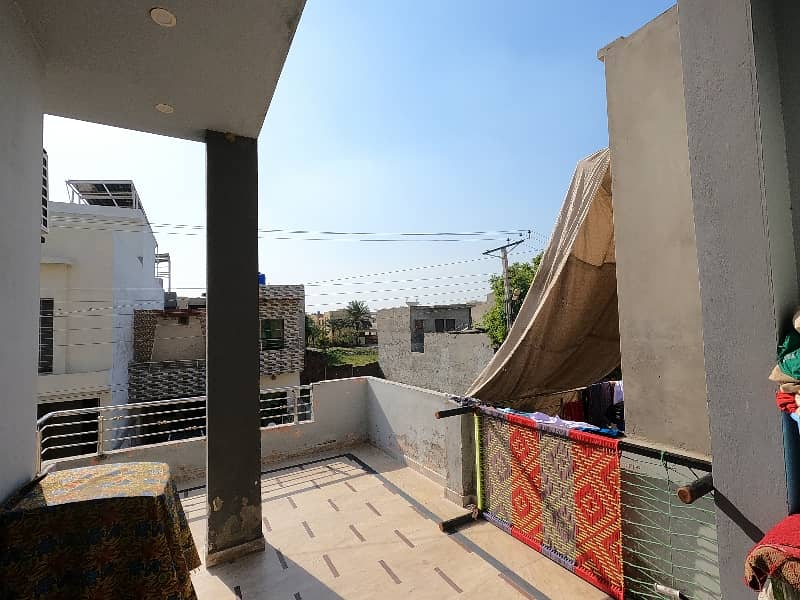 9 MARLA FURNISHED HOUSE FOR SLAE IN LAHORE. 26