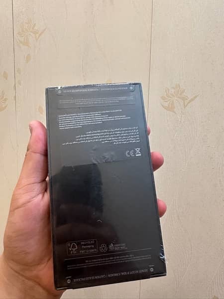 Samsung Z Flip 5 Non Pta Box Pack  8 Gb 256Gb Cream Colour 2