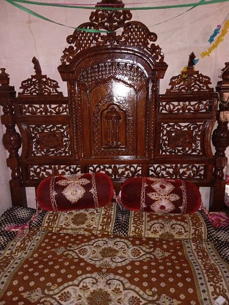 Double bed . . dressing ,,heavily design 1
