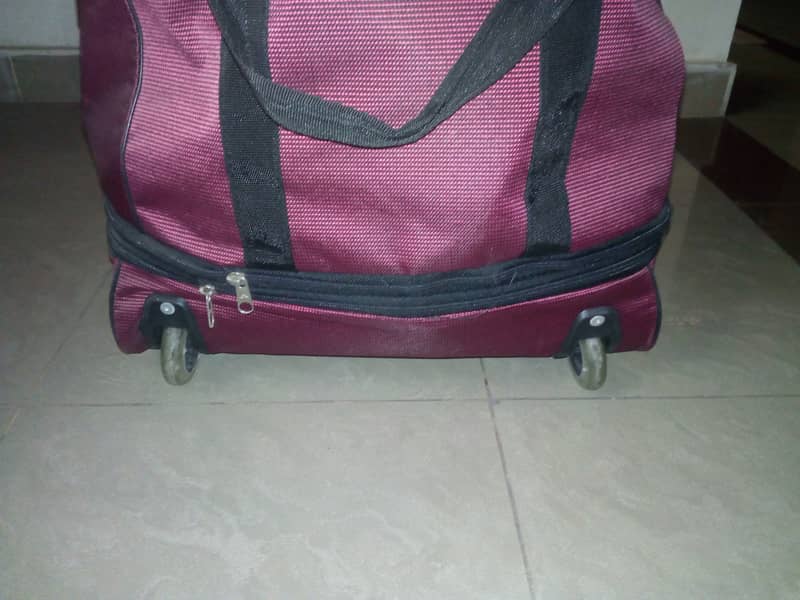 luggage bag (medium-size ) . . . . imported 1