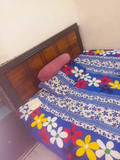 2 singal Bed 1 King size duble and one Drising table for sale