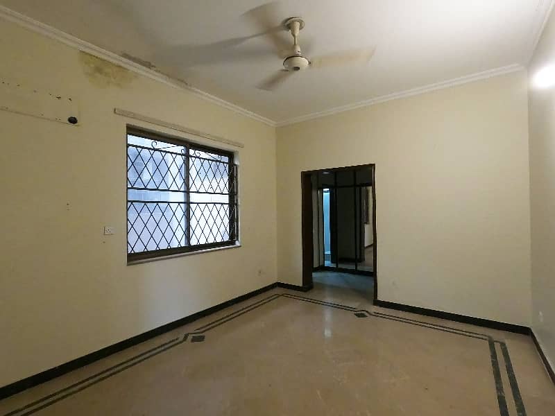 Prominently-Located House Available In PCSIR Housing Scheme Phase 1 - Block A For sale 16